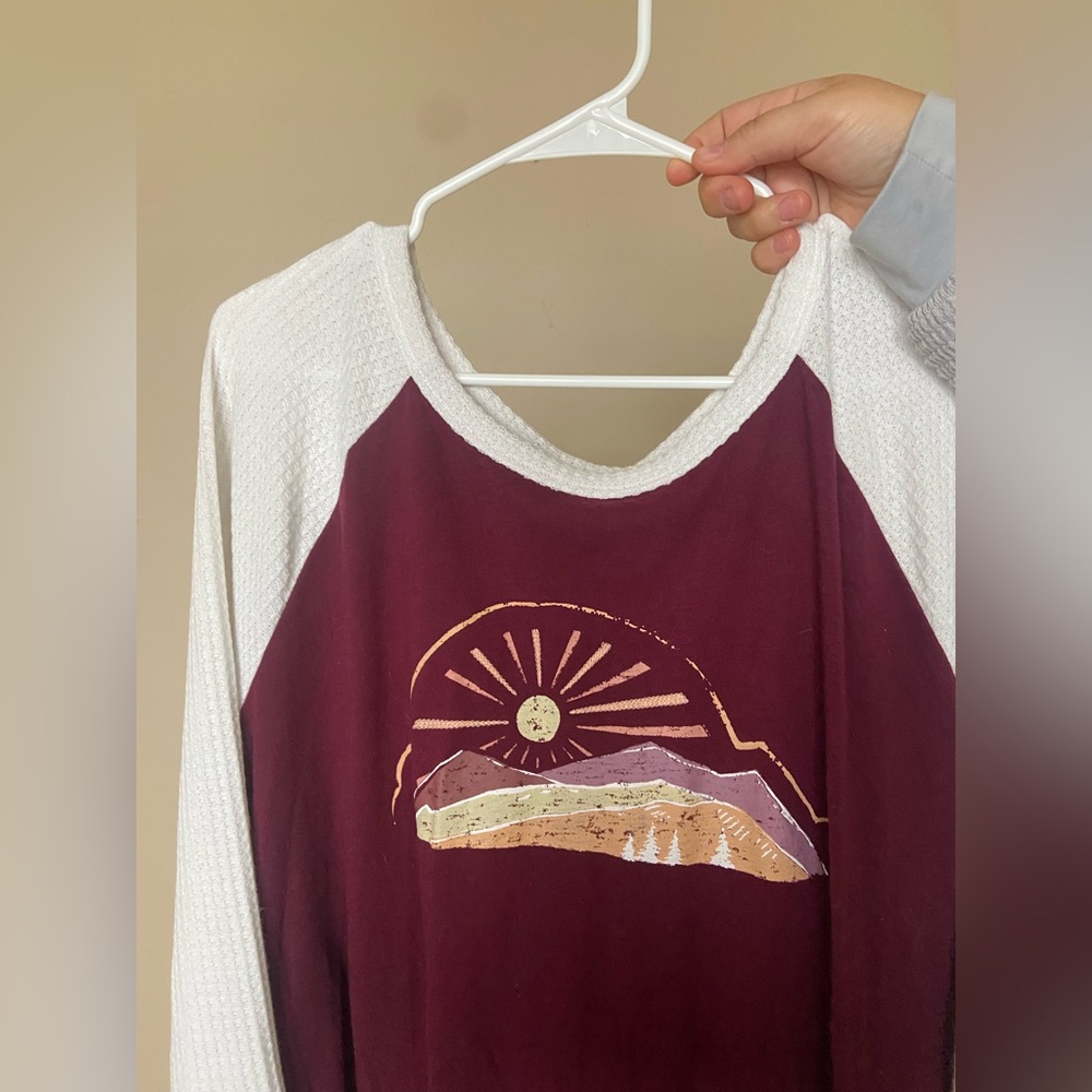 SONOMA Women's Burgundy and White Graphic Top - Picture 2 of 5